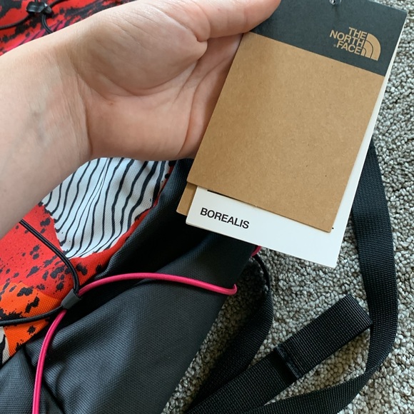 The North Face Women’s Borealis Commuter Laptop Backpack Fiery Red Abstract NWT - Picture 9 of 16